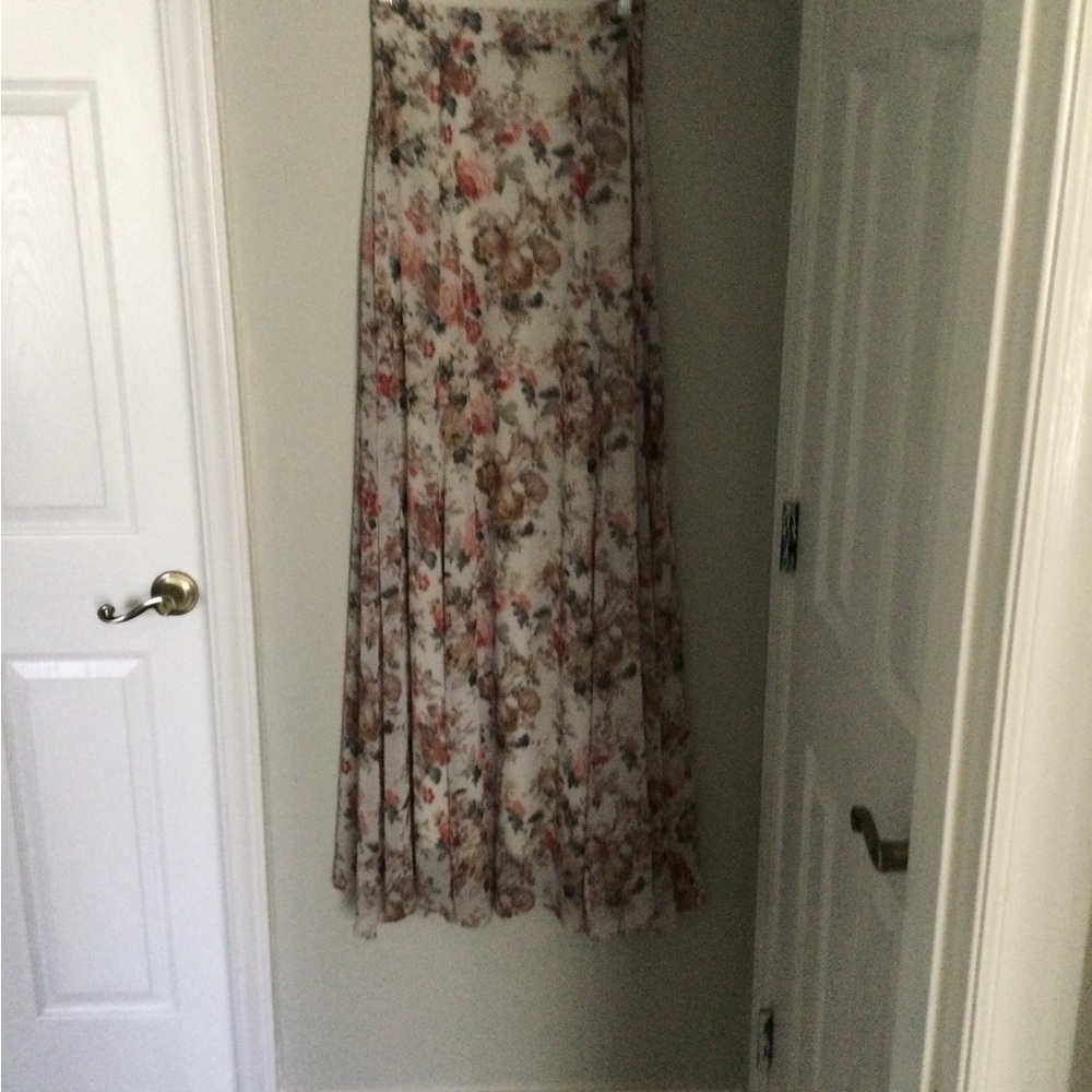 Floral Blurred Print Fabric - Soft Cream and Pink Hues